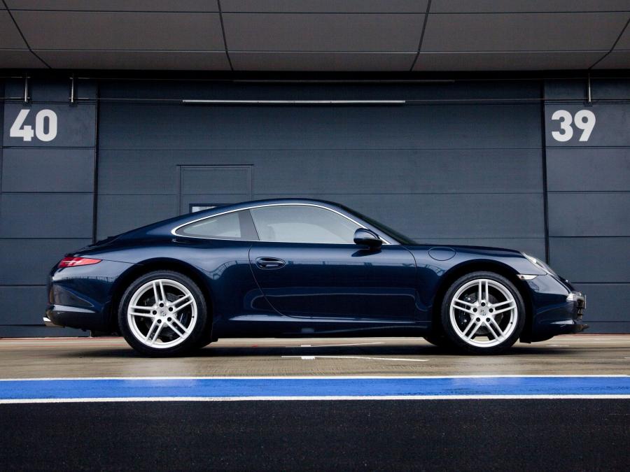  Porsche 911 Carrera 2011 года  (UK) (фото 4 из 7)